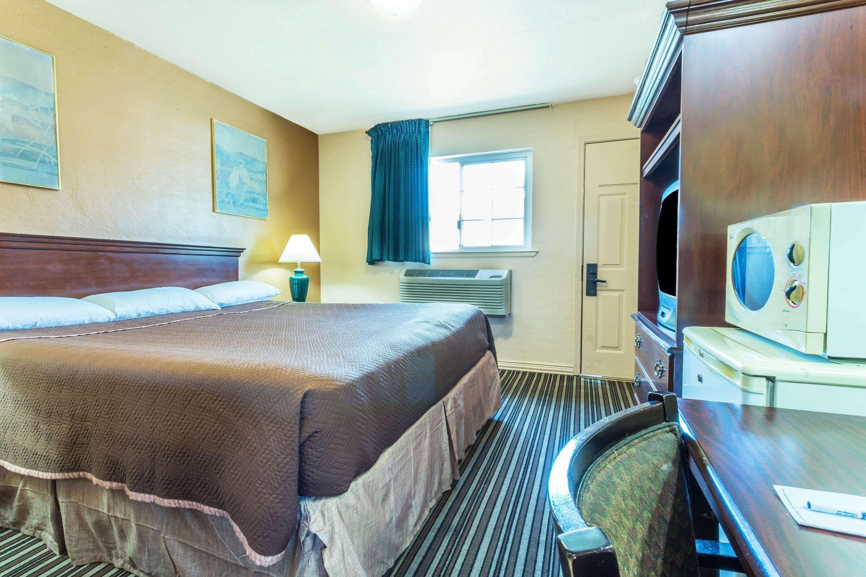 ทราเวลลอดจ์ บาย วินด์แฮม เมอร์เซด โยเซมิตี Hotel ภายนอก รูปภาพ