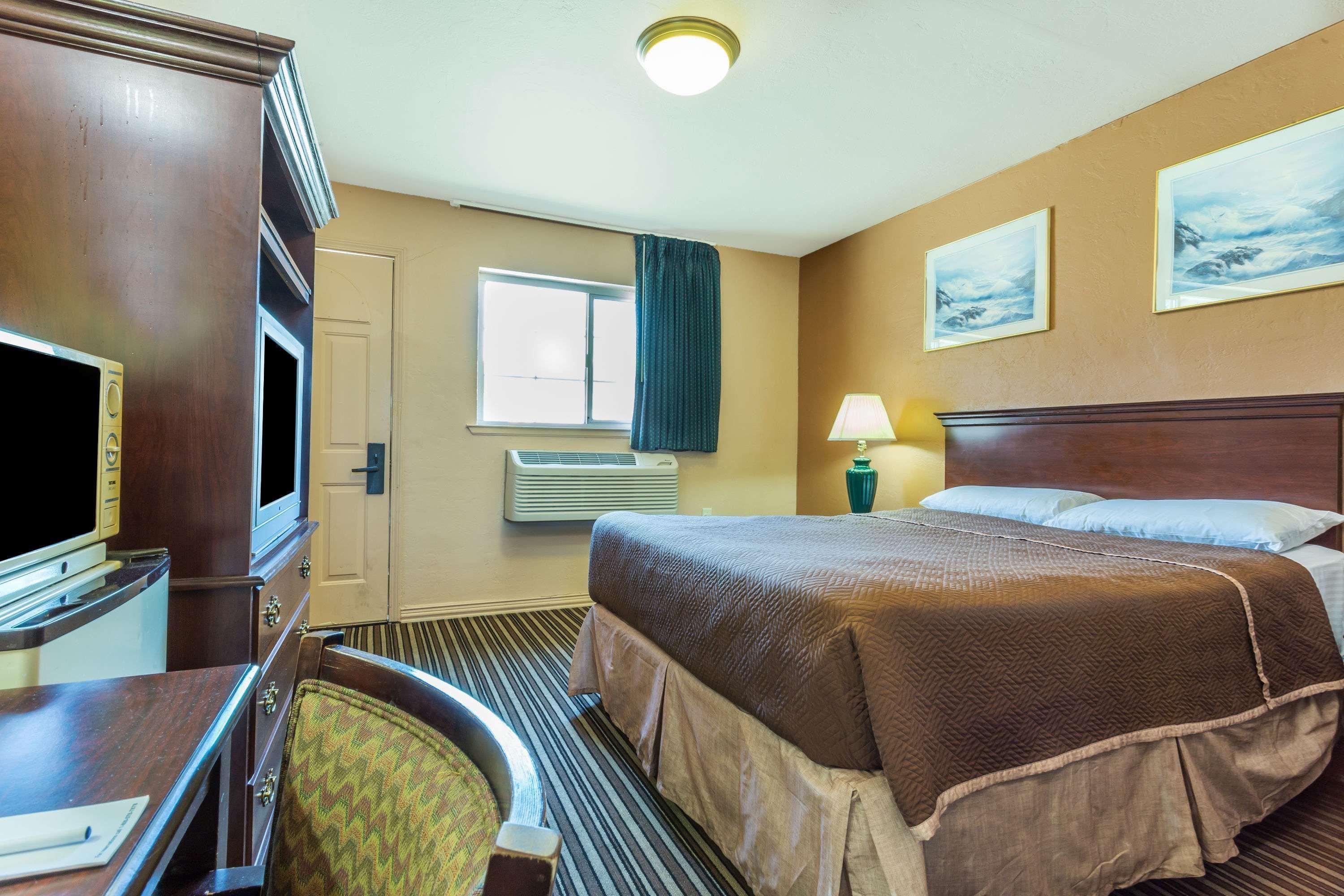 ทราเวลลอดจ์ บาย วินด์แฮม เมอร์เซด โยเซมิตี Hotel ภายนอก รูปภาพ